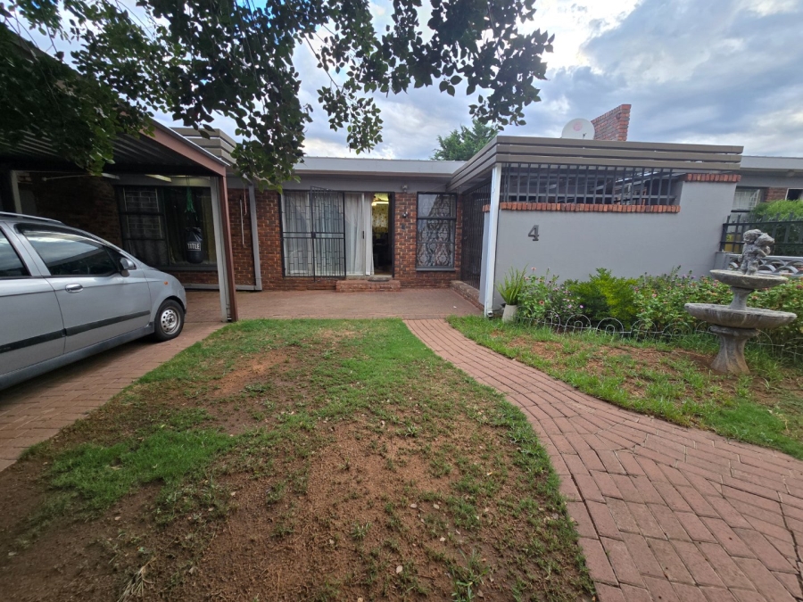 2 Bedroom Property for Sale in Pellissier Free State